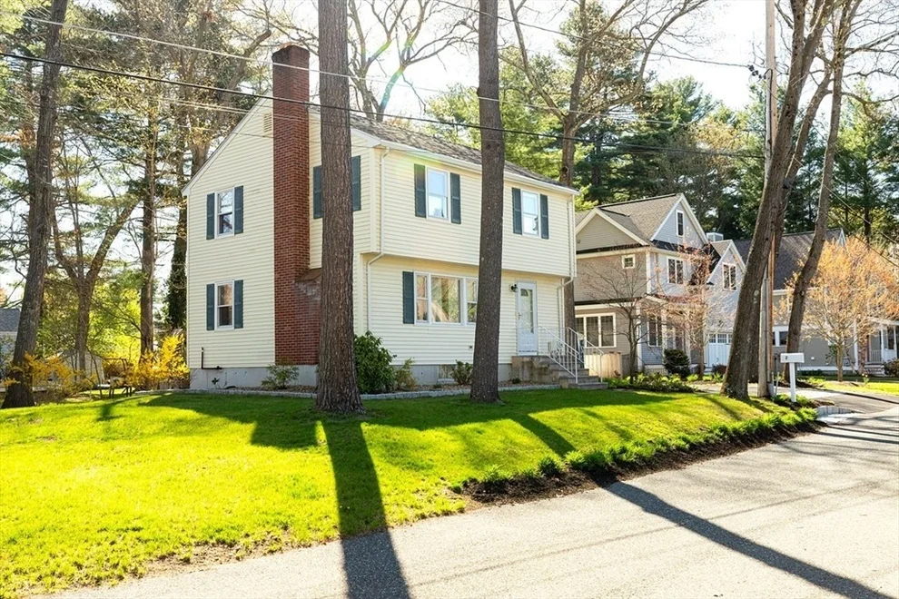 Unit for sale at 2 Marigold Ave, Wellesley, MA 02482