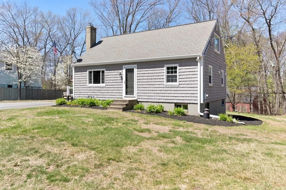 Unit for sale at 6 Ashcroft Cir, Groveland, MA 01834