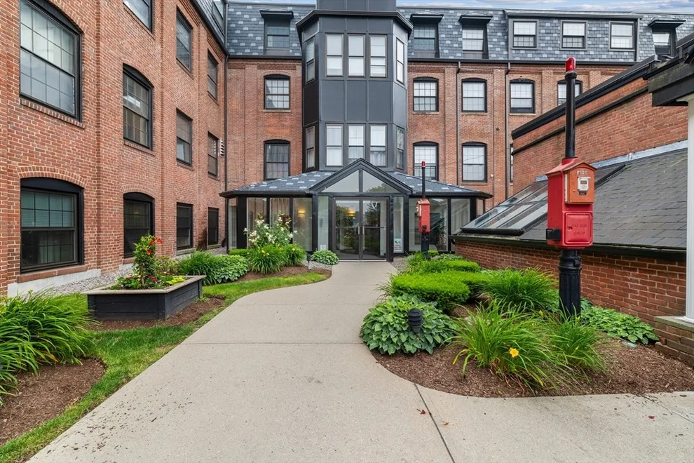 Unit for sale at 21 Linden St, Quincy, MA 02170