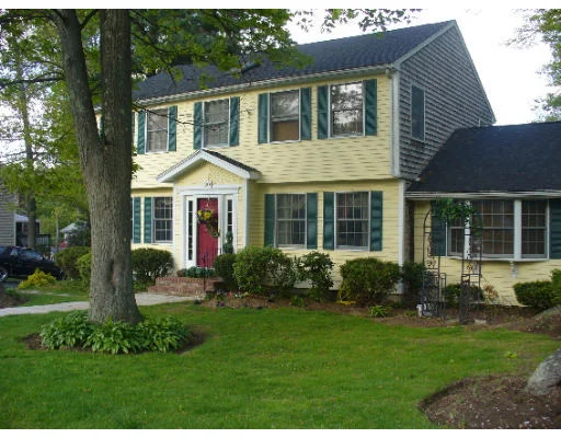 Unit for sale at 20 Harness Ln, Braintree, MA 02184
