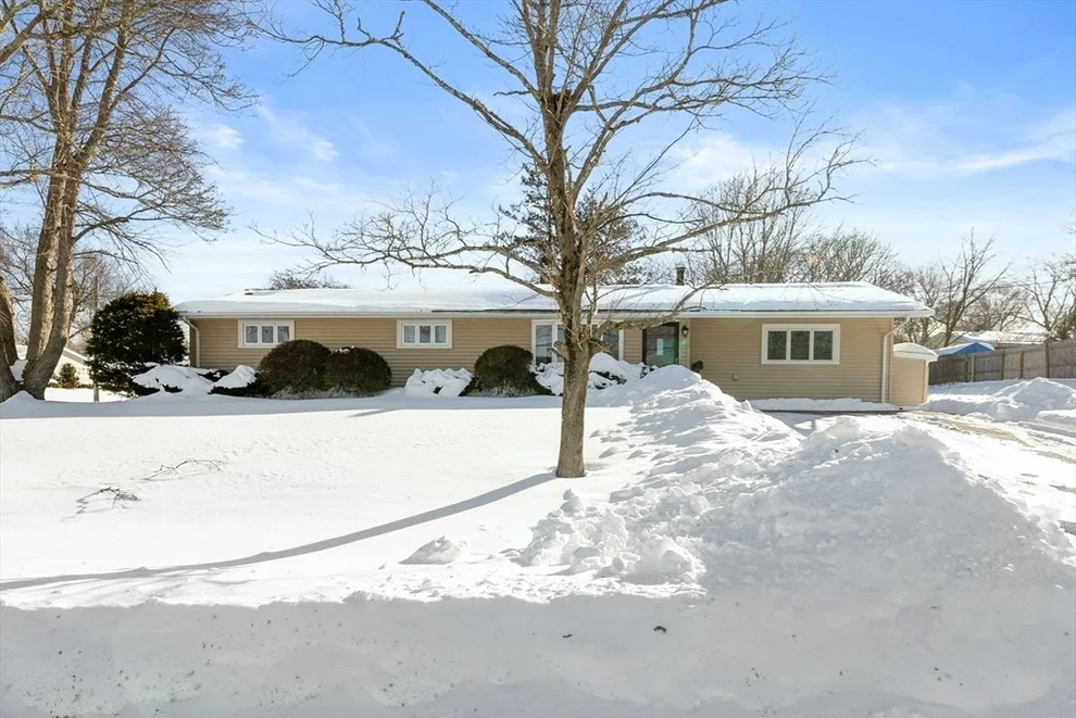 Unit for sale at 15 Alida Rd, Braintree, MA 02184