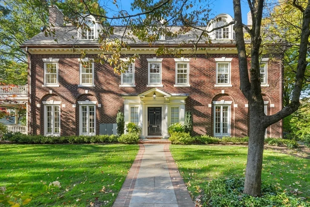 Unit for sale at 345 Buckminster Rd, Brookline, MA 02445