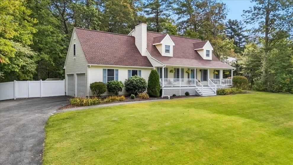 Unit for sale at 51 Swan Dr, Taunton, MA 02718