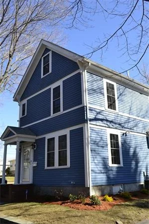Unit for sale at 8 Gardner Avenue, Woburn, MA 01801