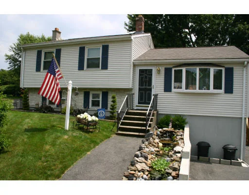 Unit for sale at 19 Drumlin Road, Springfield, MA 01108