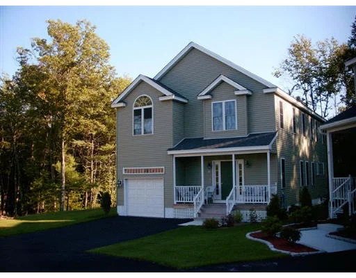 Unit for sale at 19 Queen Of Roses Lane, Uxbridge, MA 02148