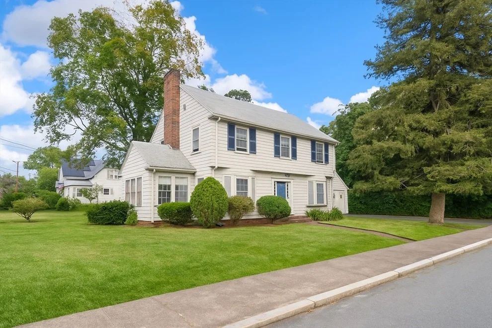 Unit for sale at 6 Tanager Rd, Attleboro, MA 02703