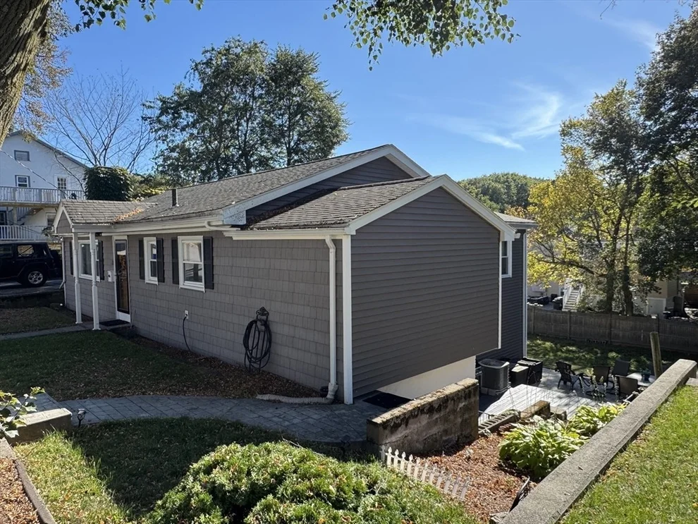 Unit for sale at 27 Fellsmere Ave, Stoneham, MA 02180