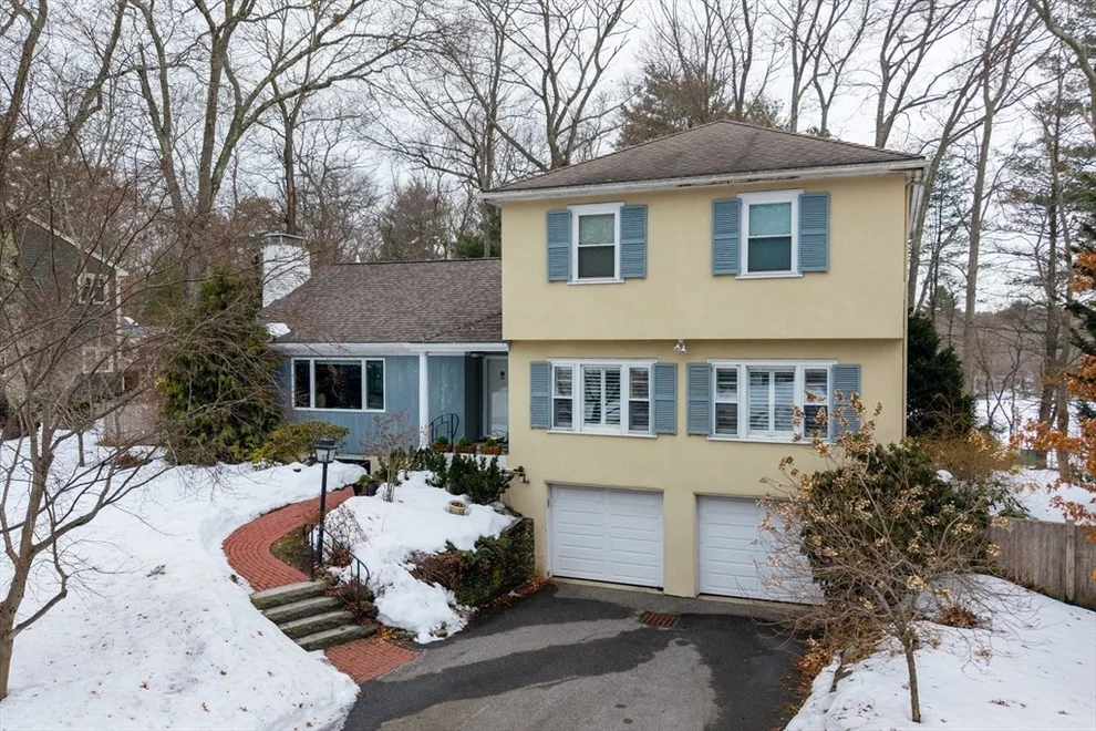 Unit for sale at 90 Elmwood Rd, Wellesley, MA 02481