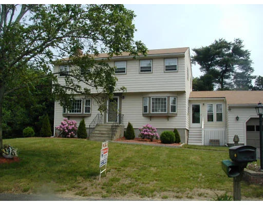 Unit for sale at 5 Sherburn Place, Wilmington, MA 01887