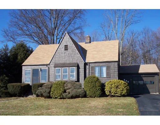 Unit for sale at 13 Sherwood Ave, Shrewsbury, MA 01545