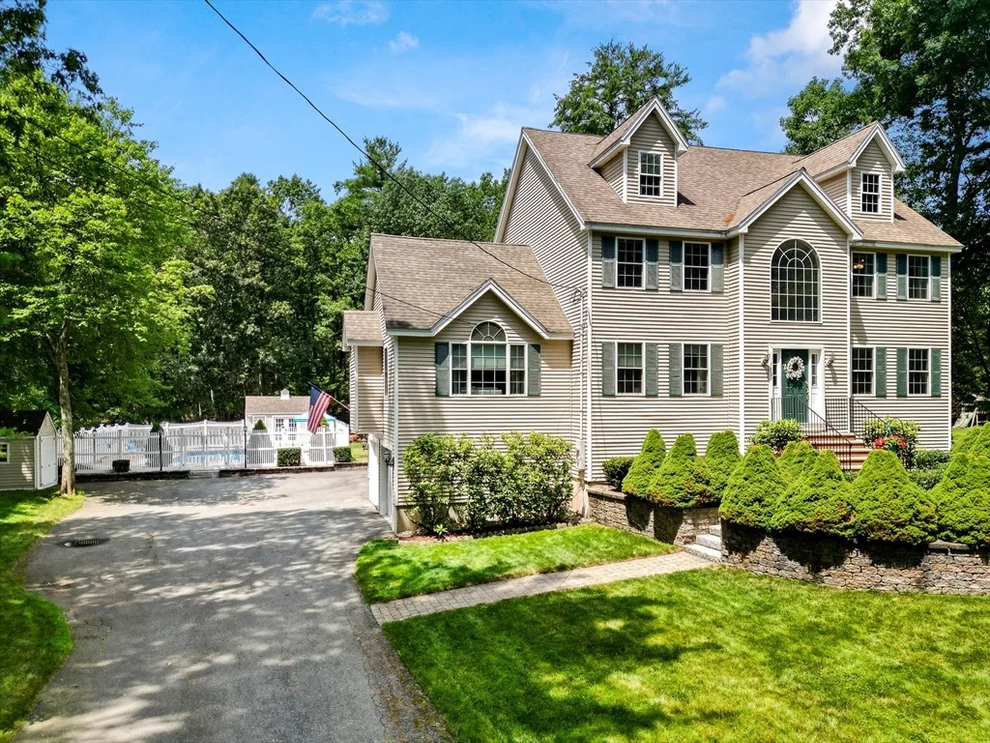Unit for sale at 793 Forest St, North Andover, MA 01845