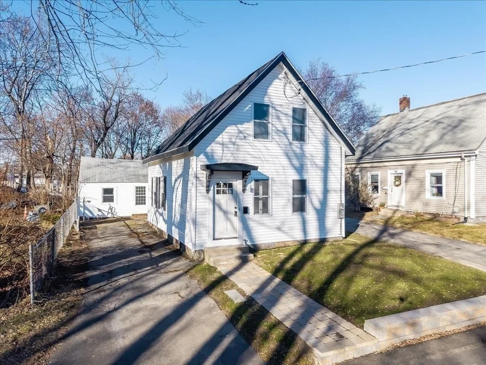 Unit for sale at 12 Franklin St, Weymouth, MA 02188