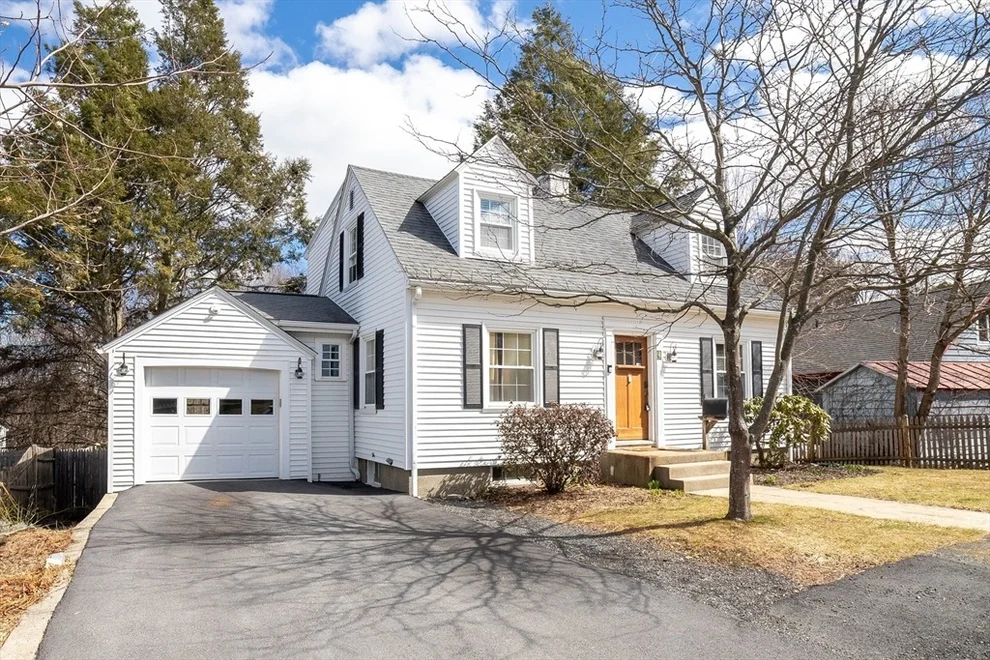 Unit for sale at 4 Winston Rd, Worcester, MA 01606