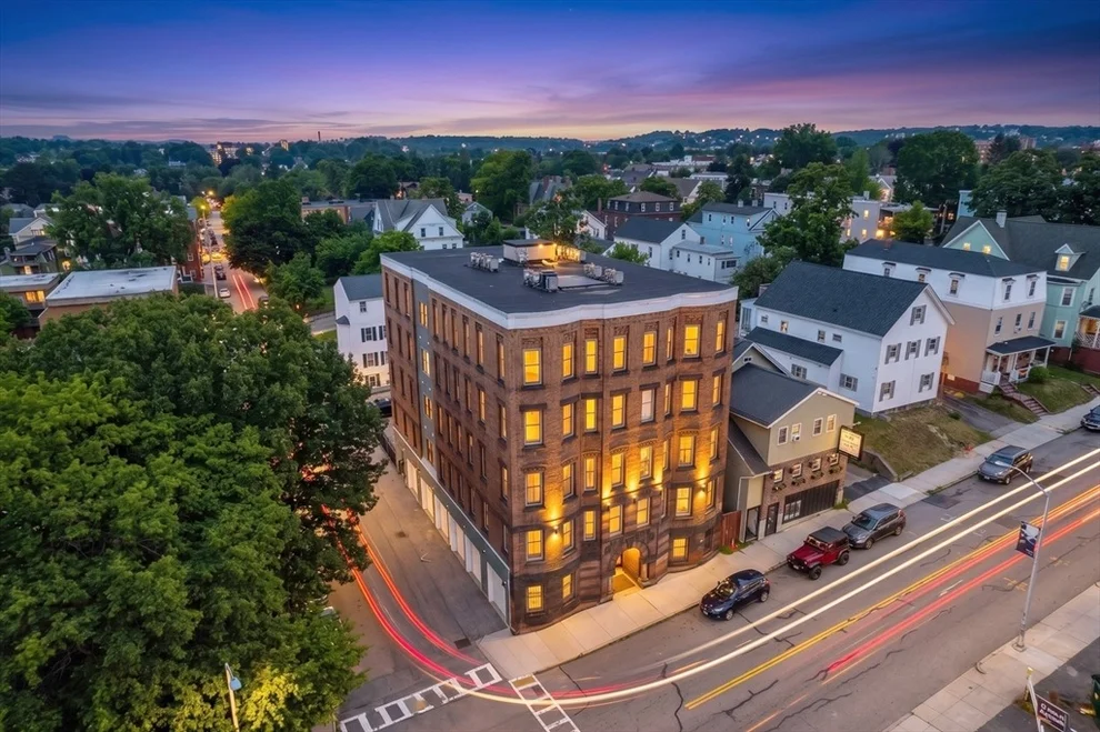 Unit for sale at 257 Pleasant St, Worcester, MA 01609