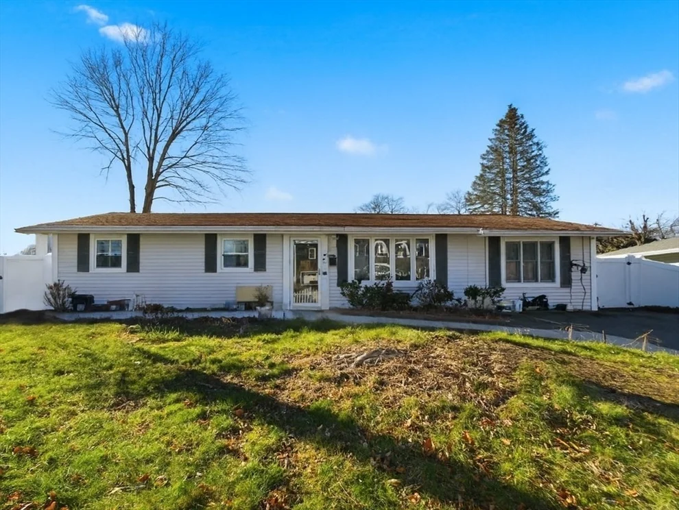 Unit for sale at 29 Joseph Rd, Braintree, MA 02184