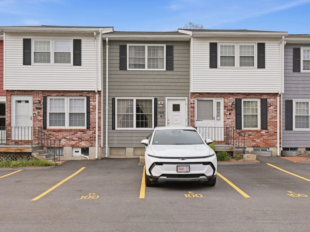 Unit for sale at 100 Roper St, Lowell, MA 01852