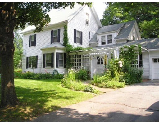 Unit for sale at 427 Main Street, Lynnfield, MA 01940