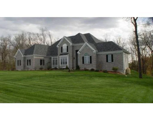 Unit for sale at 26 Morgan Dr, Grafton, MA 01536