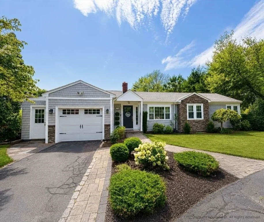 Unit for sale at 178 Rockland St, Dartmouth, MA 02748