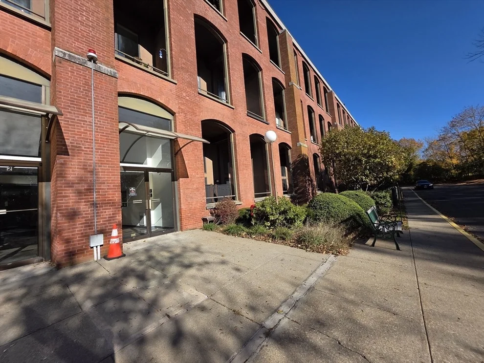 Unit for sale at 96 Old Colony Ave, Taunton, MA 02718