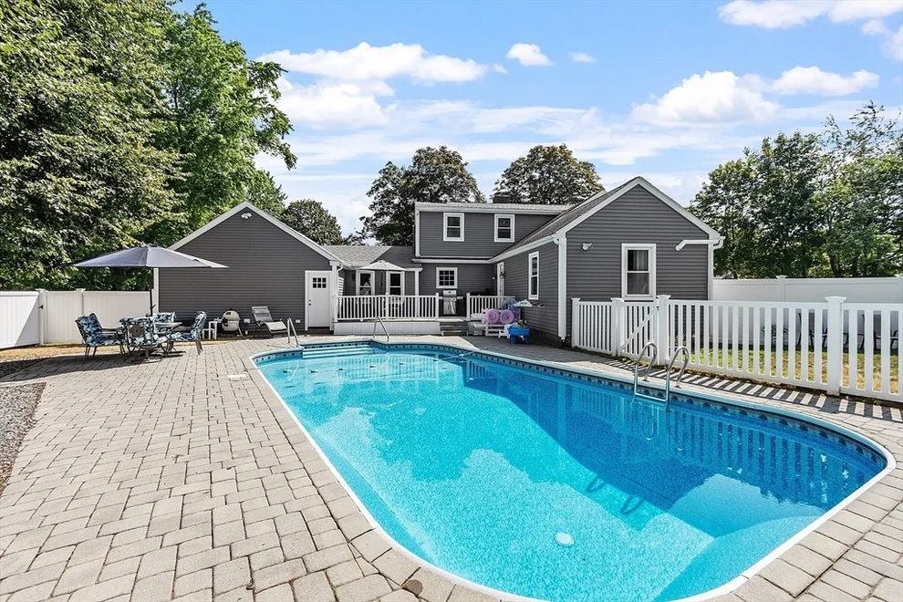 Unit for sale at 16 Homestead Ave, Auburn, MA 01501