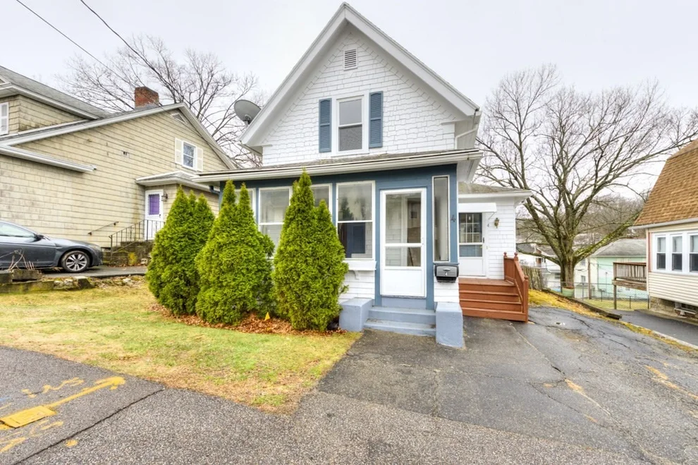Unit for sale at 4 Commonwealth Ave, Worcester, MA 01604