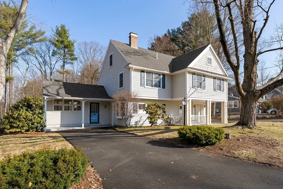 Unit for sale at 51 Winslow Rd, Reading, MA 01867