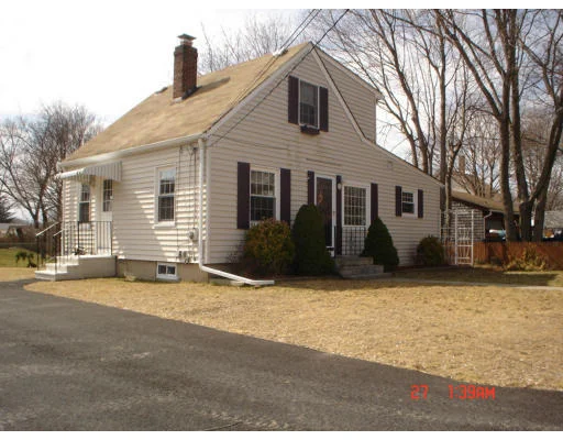 Unit for sale at 13 Quarry Street, Seekonk, MA 02771