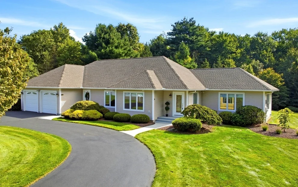 Unit for sale at 38 Deer Run Ter, East Longmeadow, MA 01028