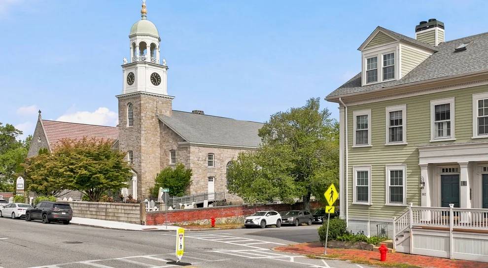 Unit for sale at 162 High St, Newburyport, MA 01950