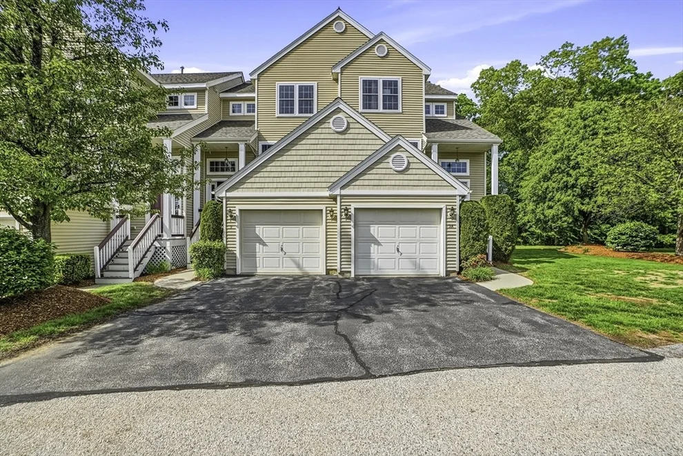 Unit for sale at 9 Robert Cir, Grafton, MA 01536