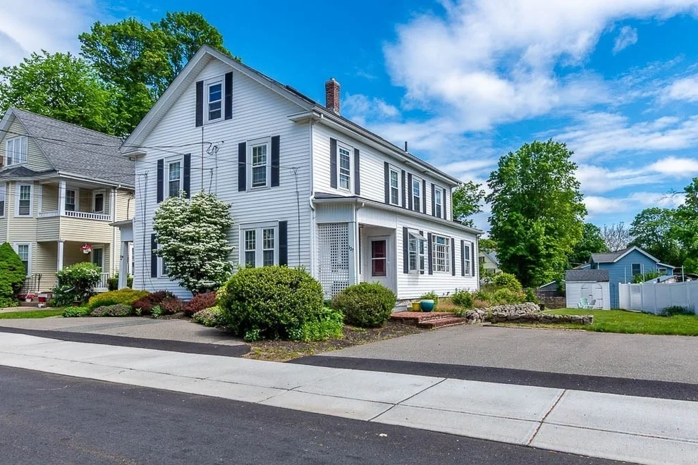 Unit for sale at 129 Vernon St, Norwood, MA 02062