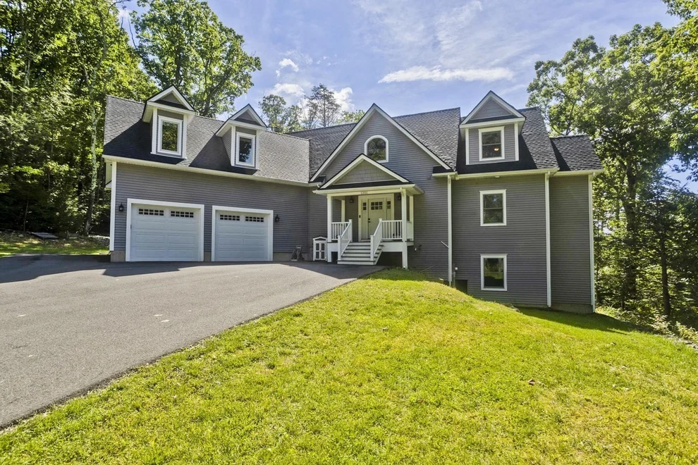 Unit for sale at 1201 General Knox Rd, Russell, MA 01071