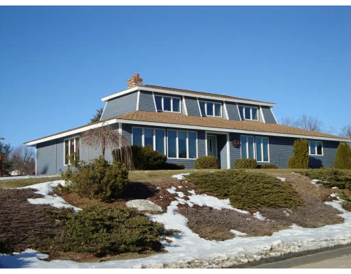 Unit for sale at 1 Sanfred Rd, Leicester, MA 01524
