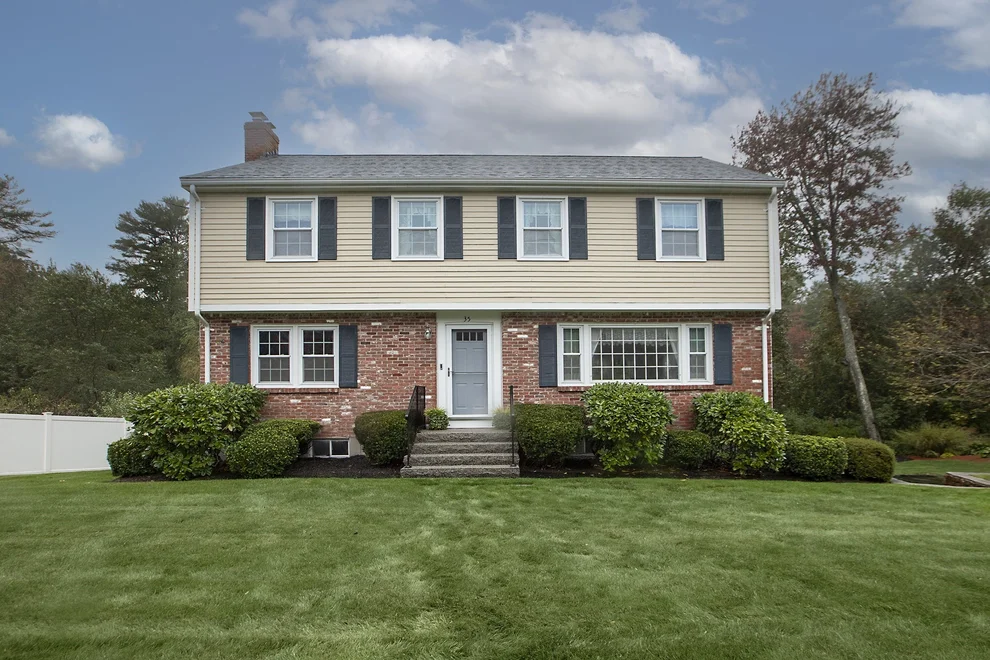 Unit for sale at 35 Kennel Hill Dr, Beverly, MA 01915