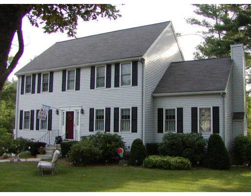 Unit for sale at 17 Wadsworth Farm Road, Franklin, MA 02038