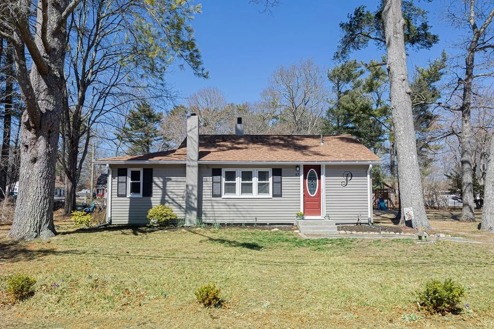 Unit for sale at 47 West St, Carver, MA 02330