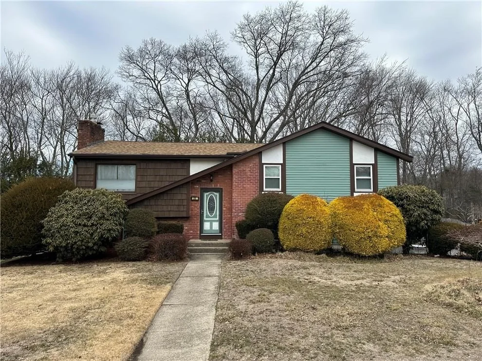 Unit for sale at 25 Kimberly Ln, West Warwick, RI 02893
