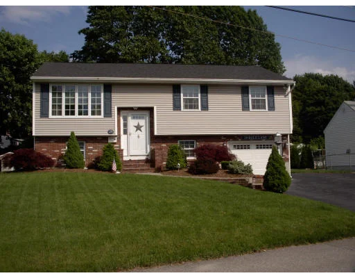 Unit for sale at 29 Rule Ln, Lowell, MA 01854