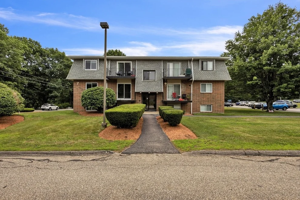 Unit for sale at 176 Maple Ave, Rutland, MA 01543