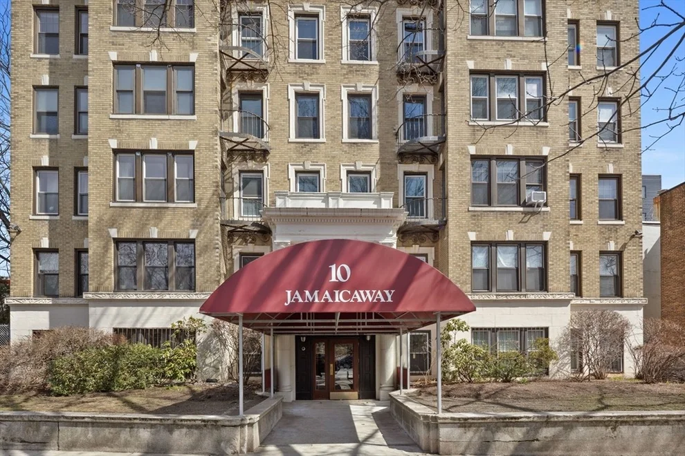 Unit for sale at 10 Jamaicaway, Boston, MA 02130