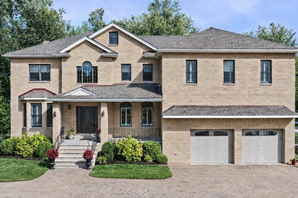 Unit for sale at 159 Main Street, Lynnfield, MA 01940