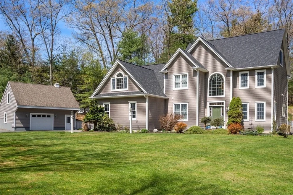 Unit for sale at 66 Hutchinson Rd, Sutton, MA 01590