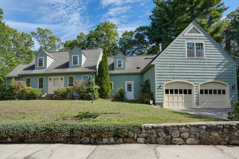 Unit for sale at 27 Parker Rd, Wakefield, MA 01880