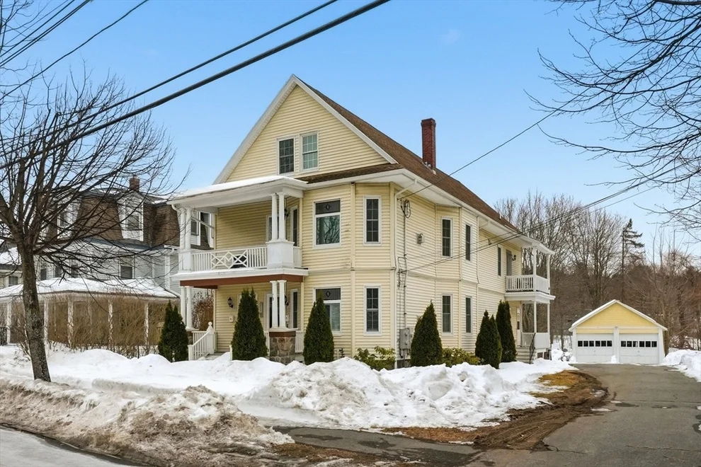 Unit for sale at 81 Chestnut St, Andover, MA 01810