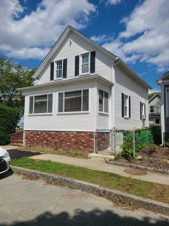 Unit for sale at 114 Rounds St, New Bedford, MA 02740