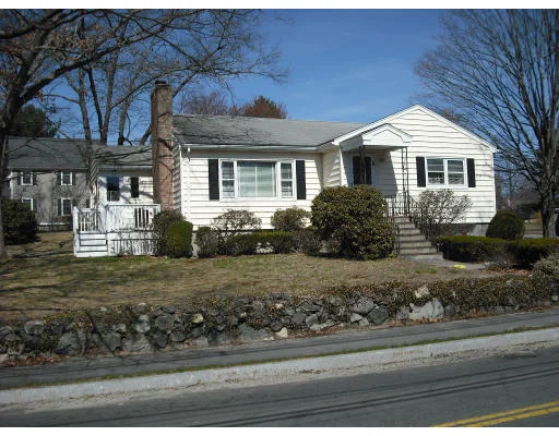 Unit for sale at 405 Franklin St, Reading, MA 01867