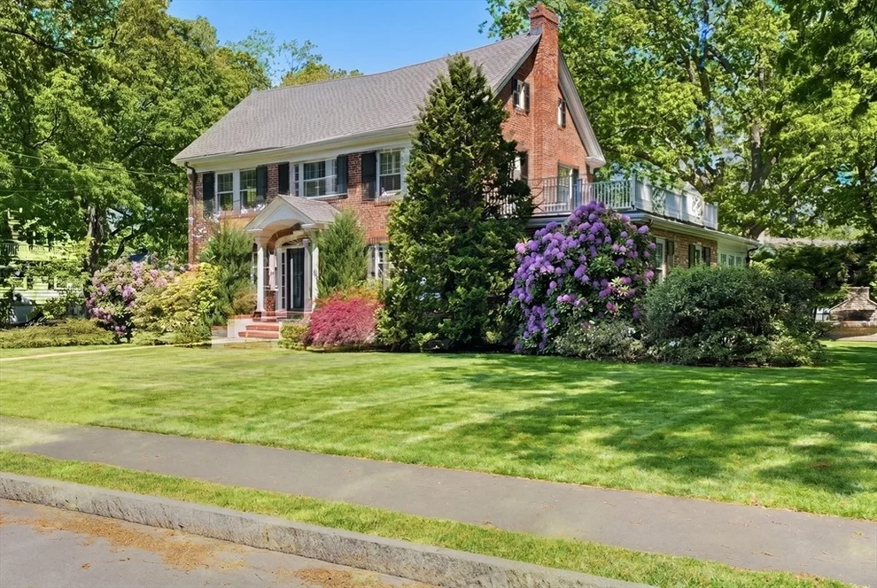Unit for sale at 80 Hollingsworth Ave, Braintree, MA 02184