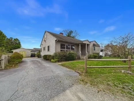 Unit for sale at 264 Appleton Street, New Bedford, MA 02745
